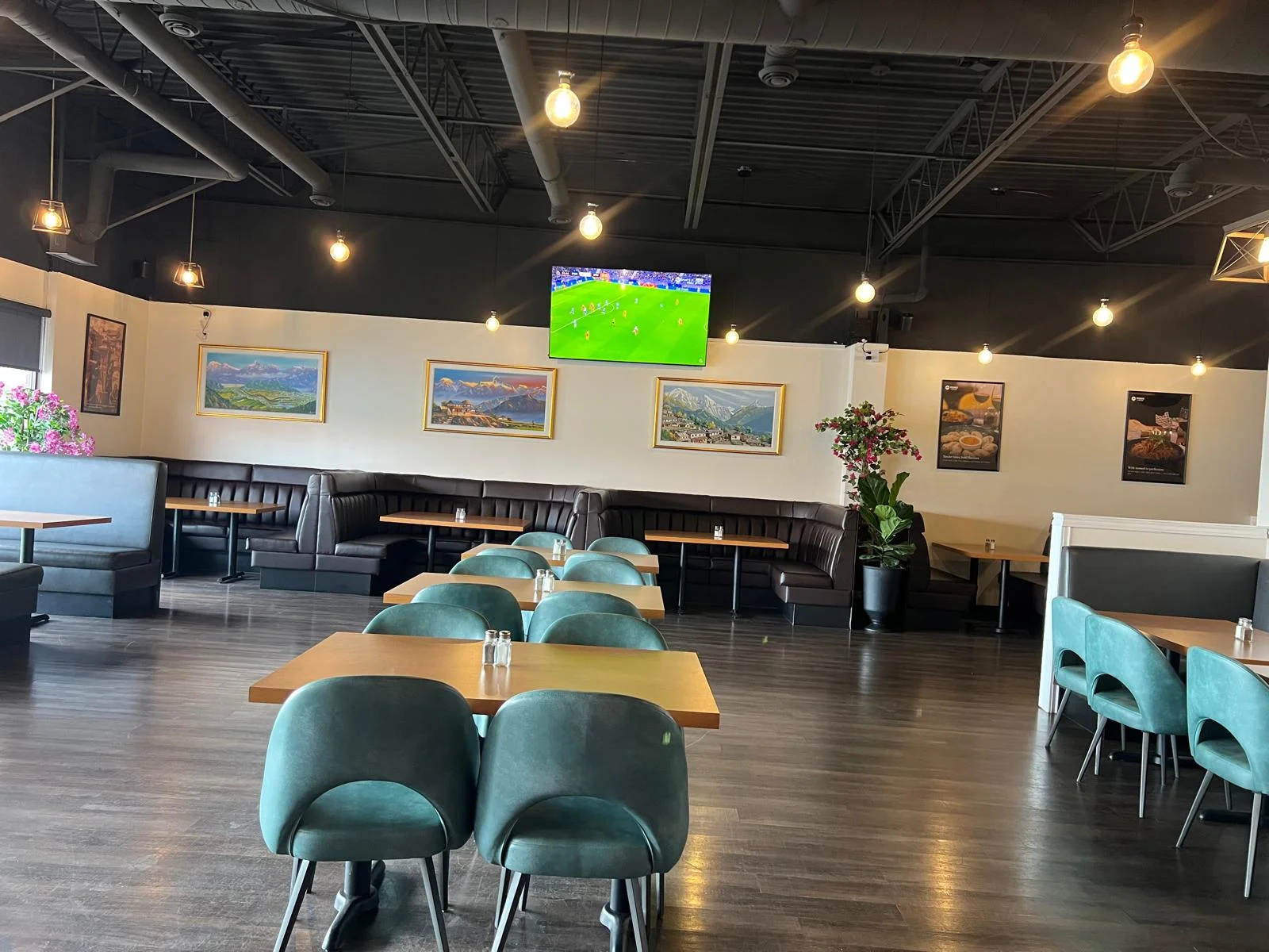 Authentic Nepali and Indo-Chinese food at MoMo and Wok Edmonton